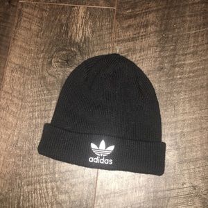 ADIDAS BLACK BEANIE🖤